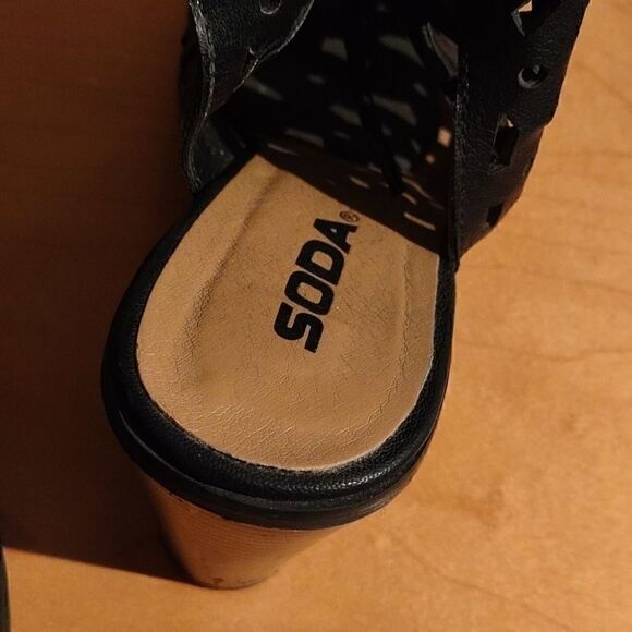 Soda Ankle Booties Sandals - Picture 5 of 9